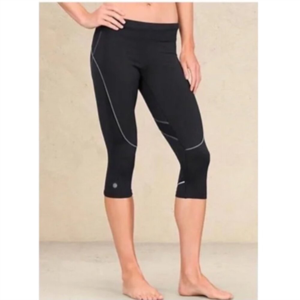 Athleta Quickstep II Capri Leggings Pants Active Athletic Black Size Medium EUC